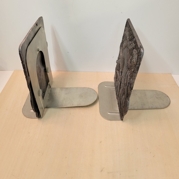 Vintage Metal Bunny Rabbit Bookends Farm Scene‎ Rustic Home Decor - Picture 2 of 4